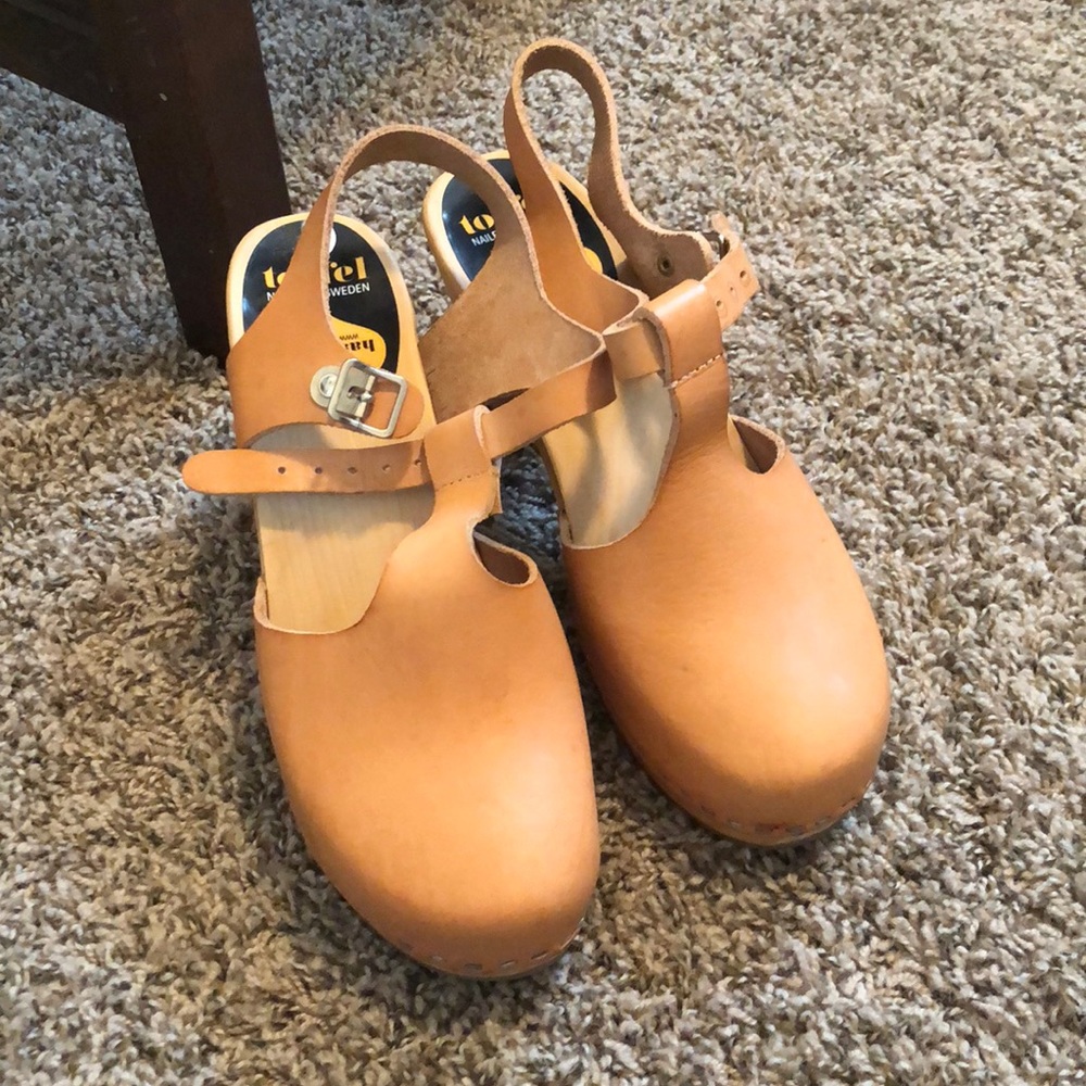 Toffee clogs size 40